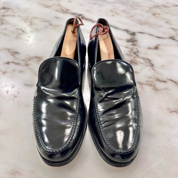 Men’s Gucci Dress Slippers - Picture 2 of 10